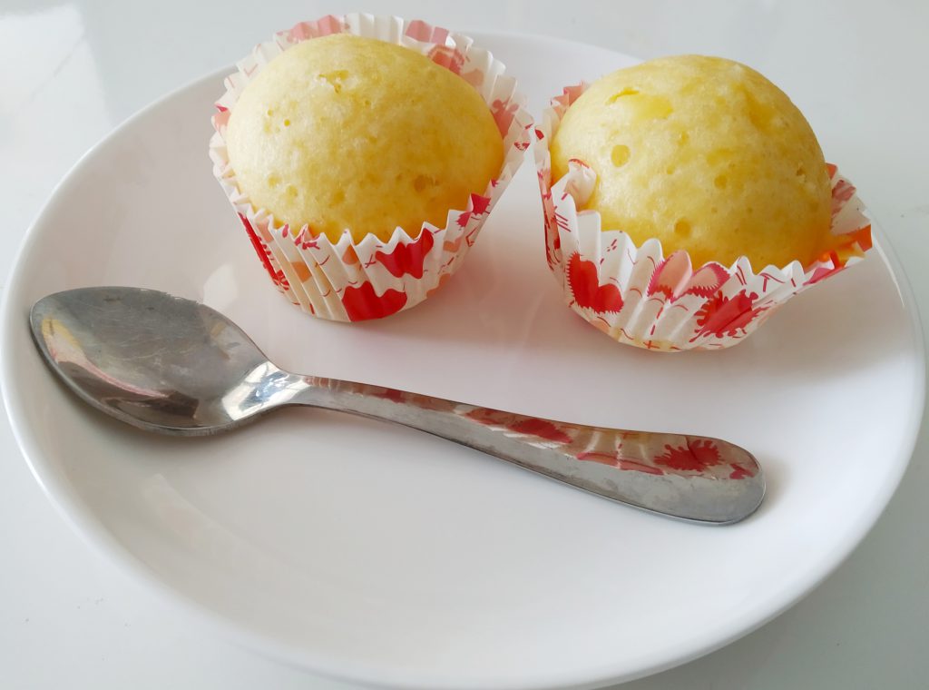Steamed durian muffin made using cake flour