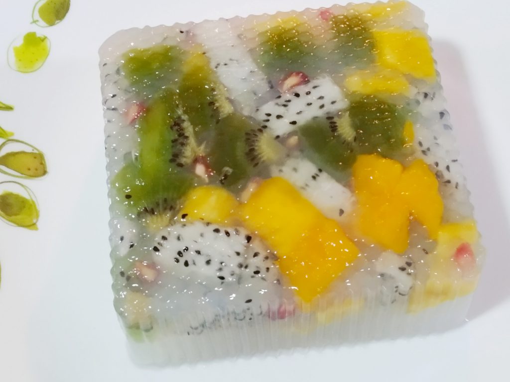Agar-agar jelly fruit cake