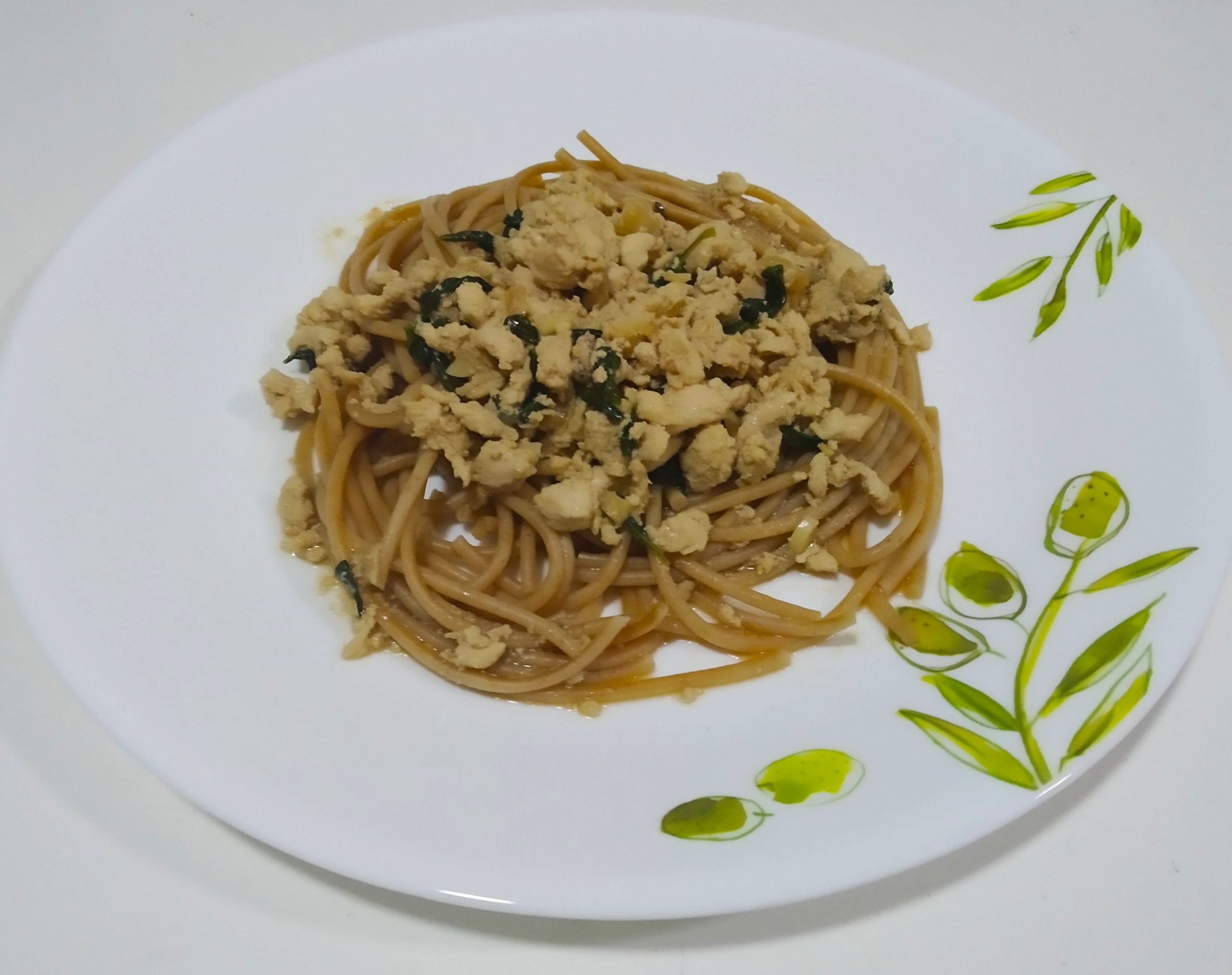 Spaghetti kra pao-Thai basil chicken